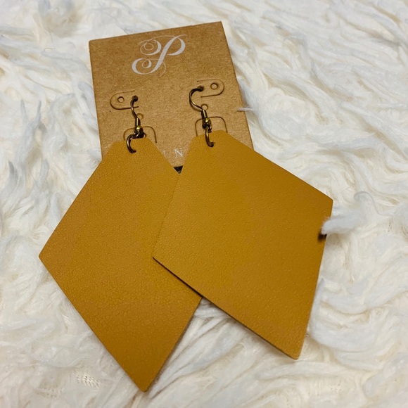 Plunder Jewelry - Plunder leather earrings